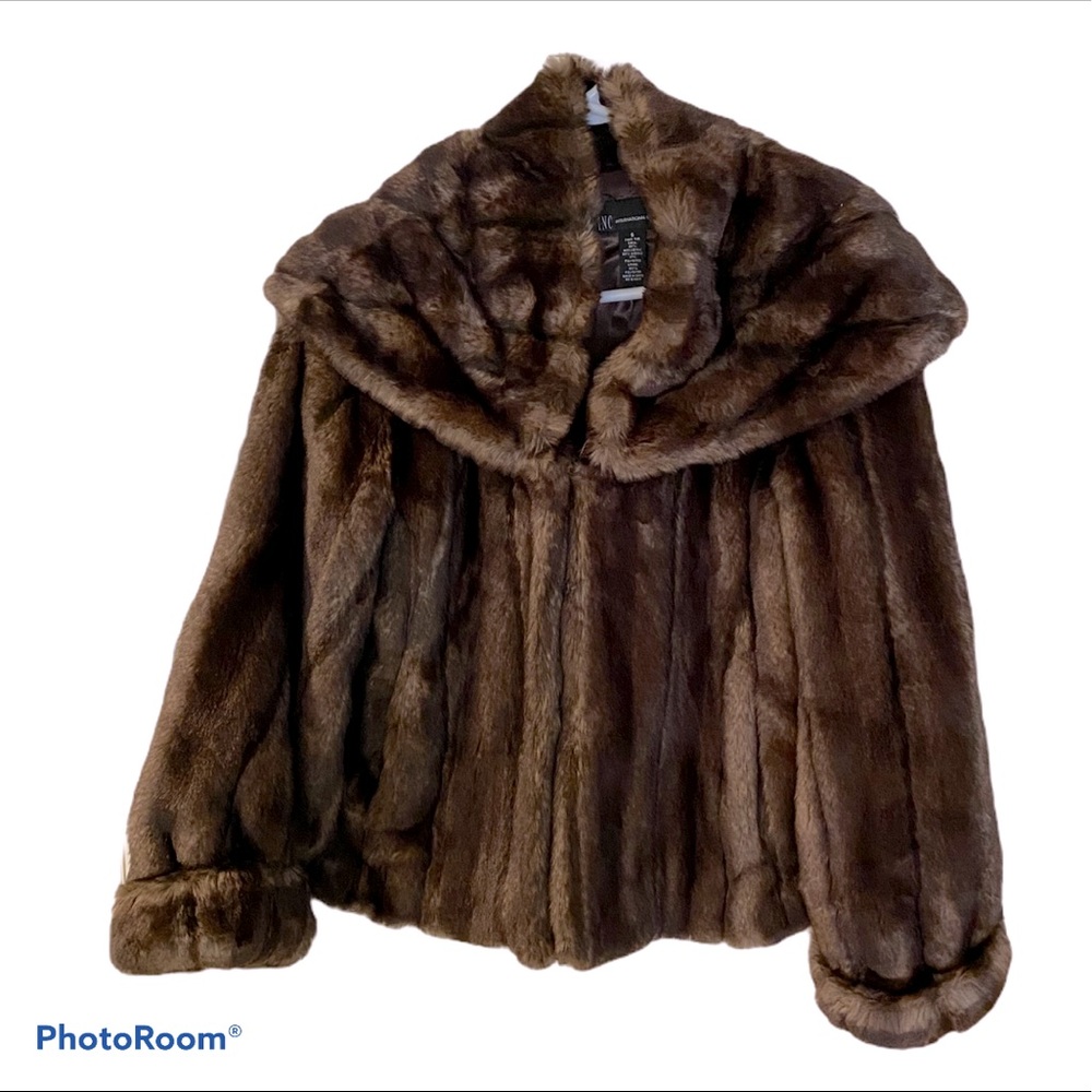 Gorgeous INC faux fur jacket - Perfect for Fall